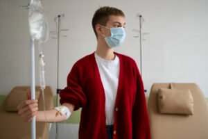 Read more about the article Fighting Dehydration in Dubai? Try IV Drip Therapy at Home